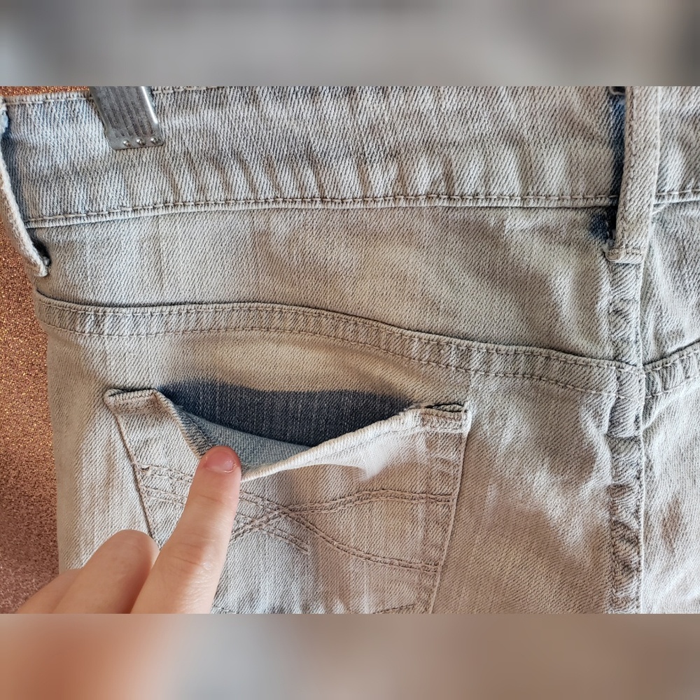 Aeropostale Embroidered Light Wash Denim Shorts - Picture 7 of 7